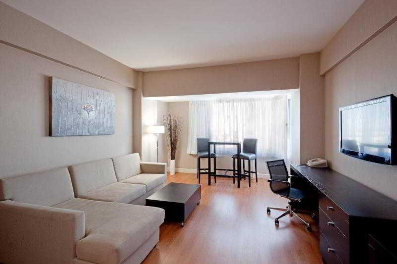 Armon Plaza Montreal Airpt, Trademark Collection By Wyndham Pokoj fotografie